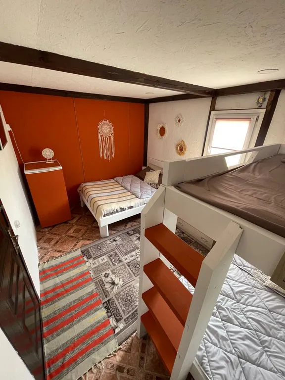 Летний четырехместный домик с верандой