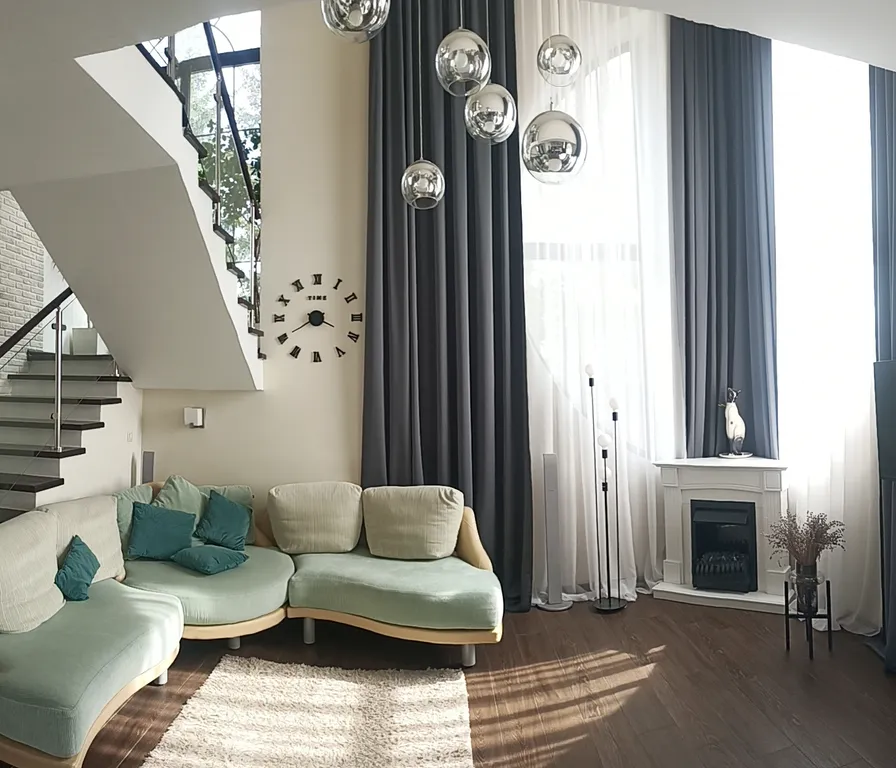 Стильный дом у реки с баней