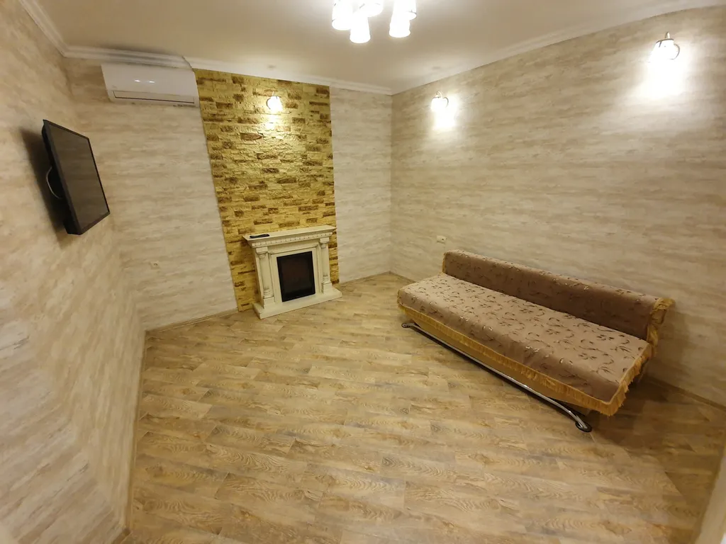 Стильный трехкомнатный дом с отдельной террасой