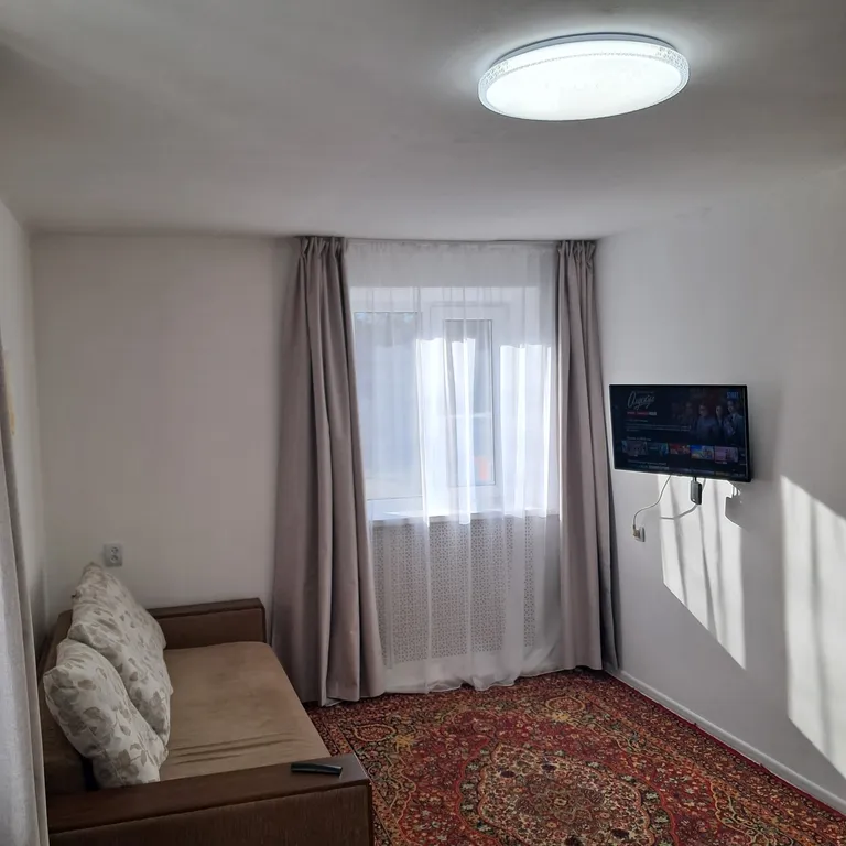 Светлая квартира в центре города с видом на новый сквер