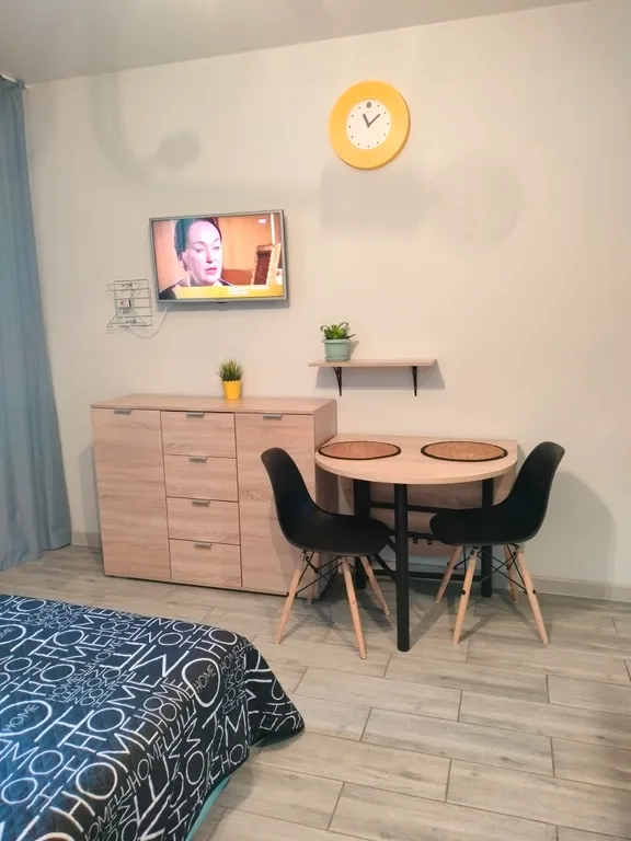 Уютная студия в новостройке с понарамными окнами