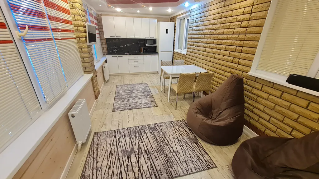 Домик в городе