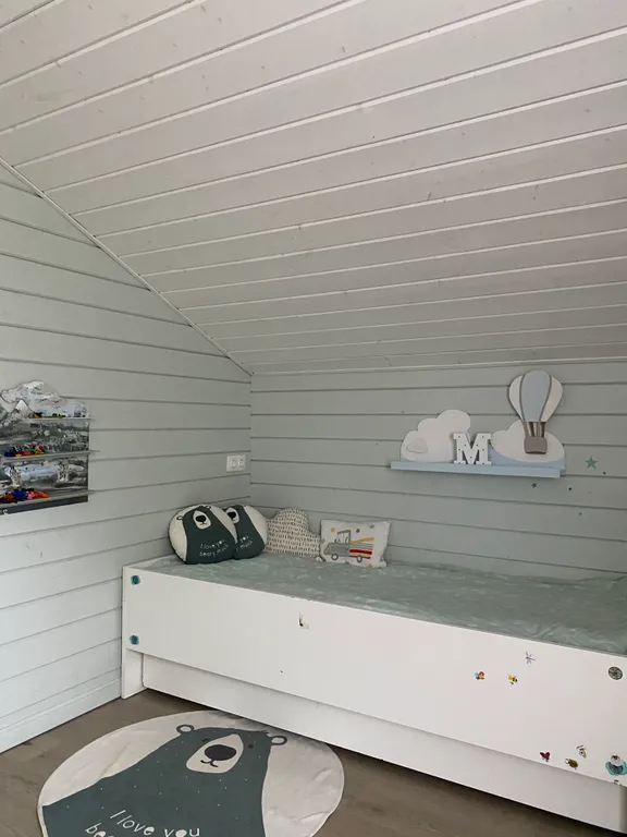 Загородный дом у леса с собственным прудом