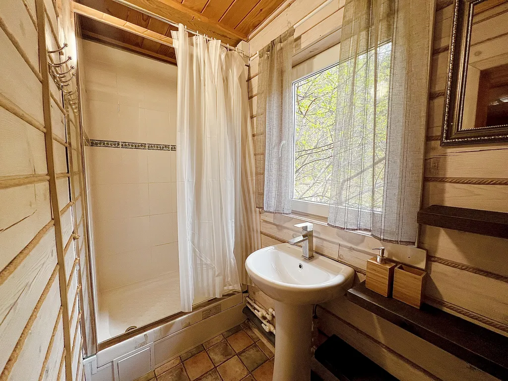 Новый дом в центре Чемала