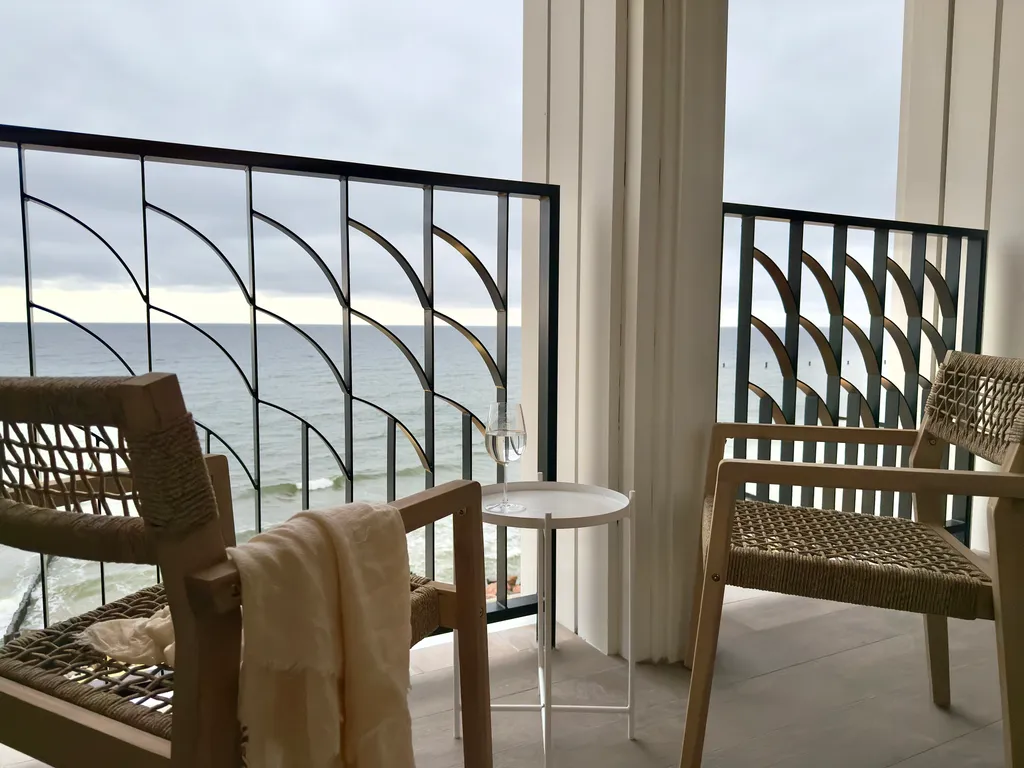 Студия на первой линии, вид на море