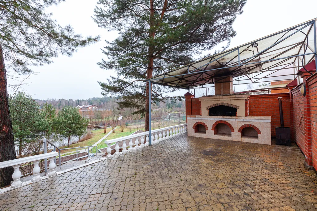 Дом у озера