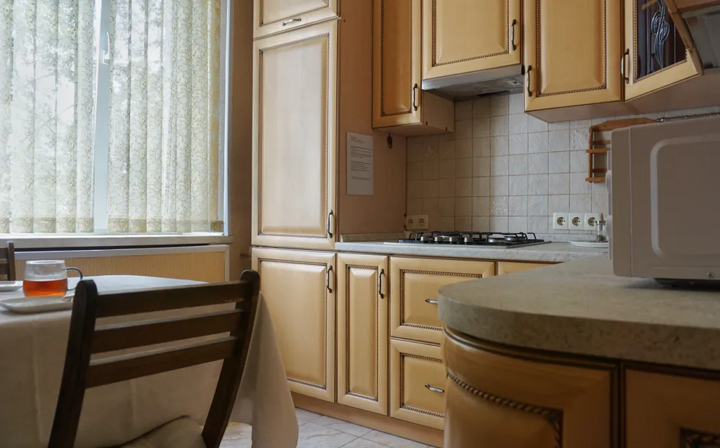 Трешка с изолированными спальнями в центре