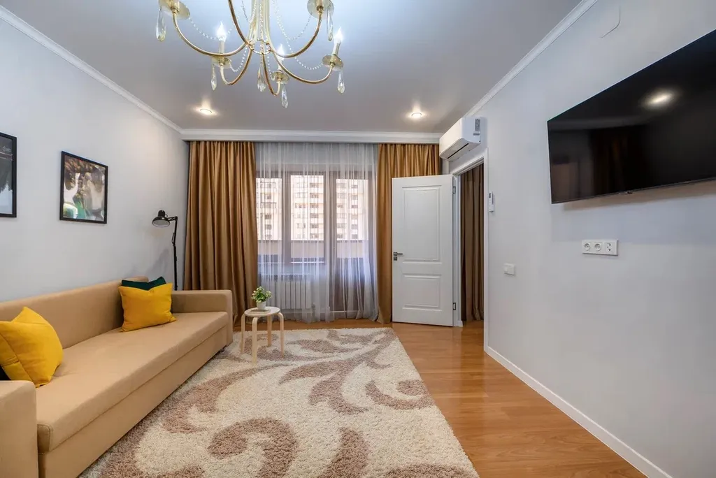 3-комнатная квартира в жилом комплексе Евразия — аренда посуточно в Алматы