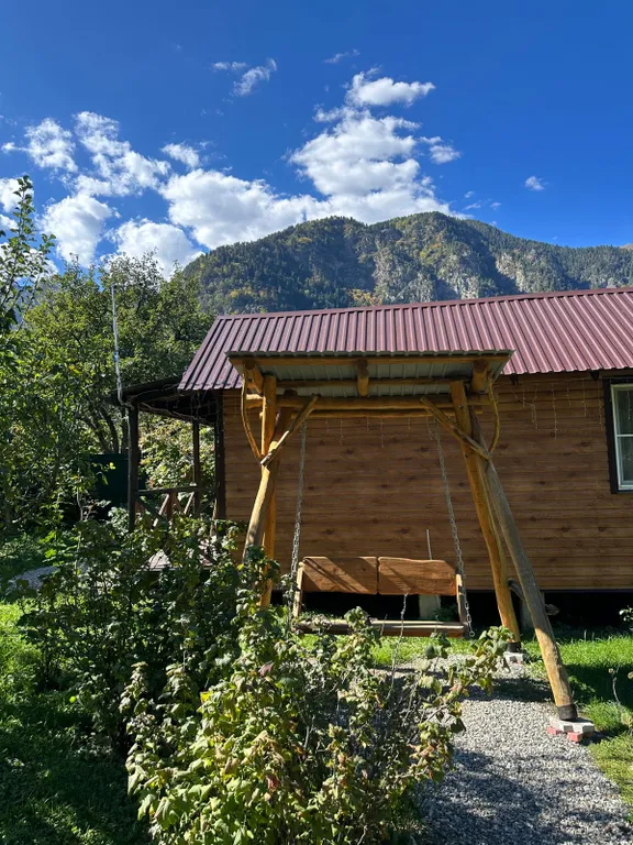 Уютный коттедж с видом на горы