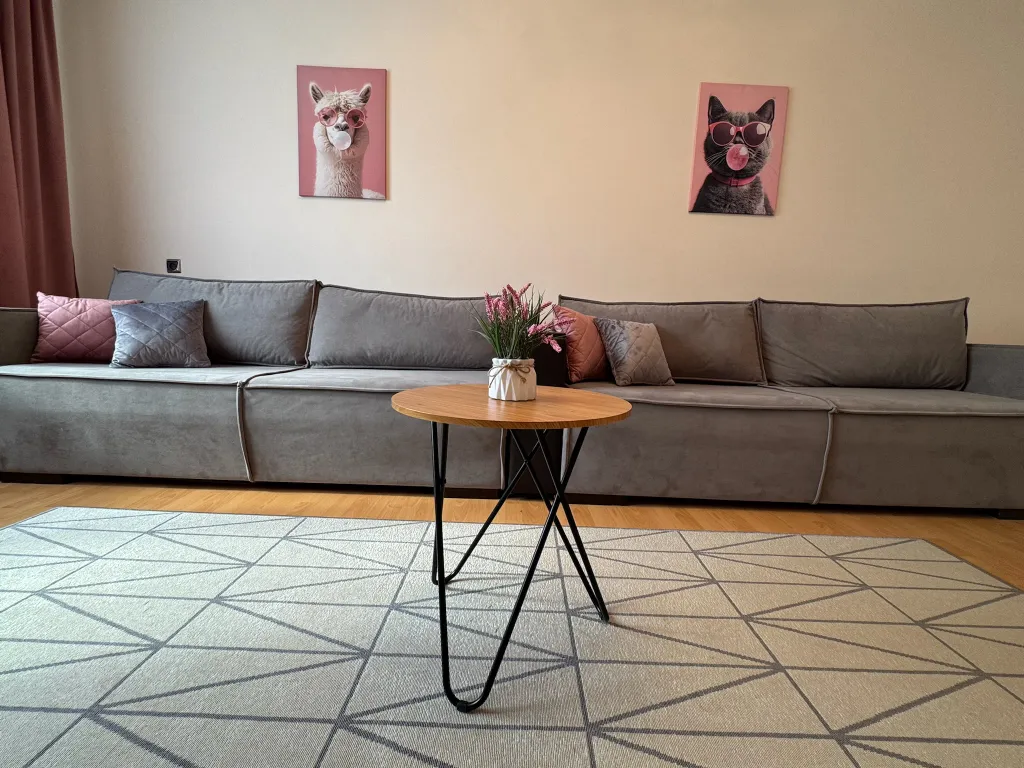 Отличная квартира рядом с центром -для командировочных и гостей города