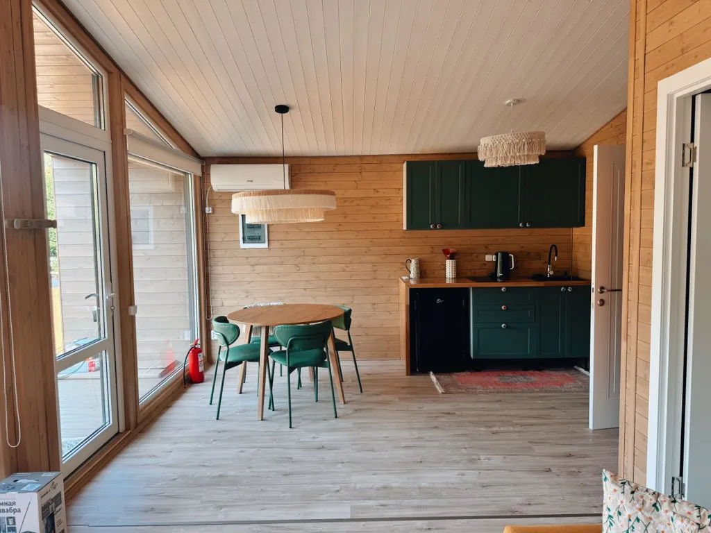 Дом Тишина в горах с горячей купелью на берегу живописной реки