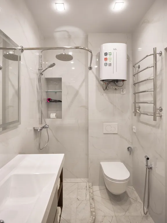 Современная, новая квартира с видом на горы