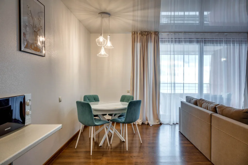 Трехкомнатная квартира с красивым видом на море и горы