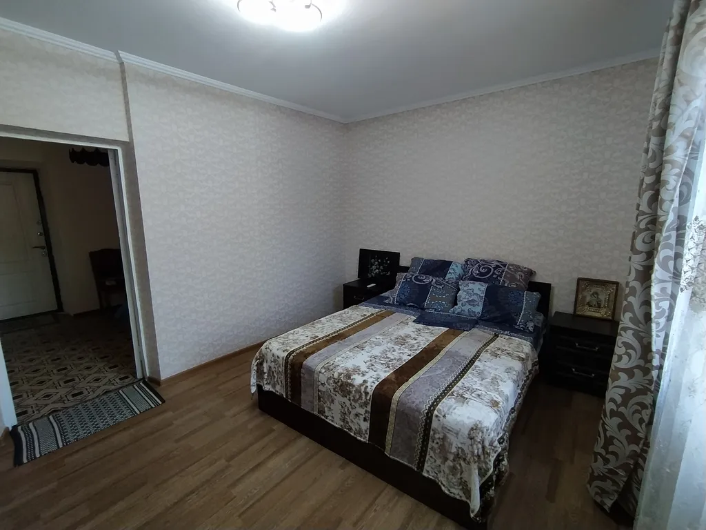 Коттедж Трехкомнатный дом с парковкой — аренда посуточно в Заозёрное