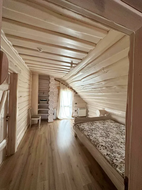 Экодом из вековой сосны с прудом и 7-м бассейном в 23 км от Минска