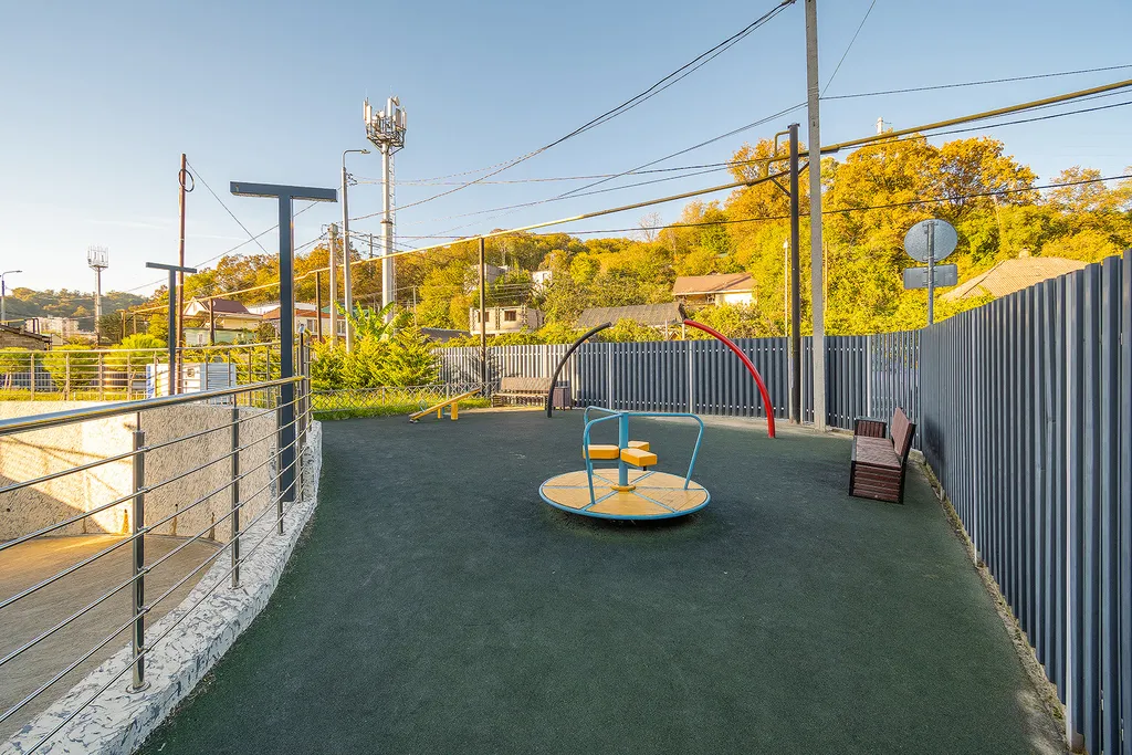 Дизайнерская студия в мкр Кудепста с парковкой