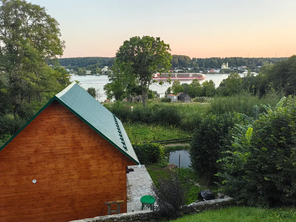 Дом у реки с видом на г.Плес