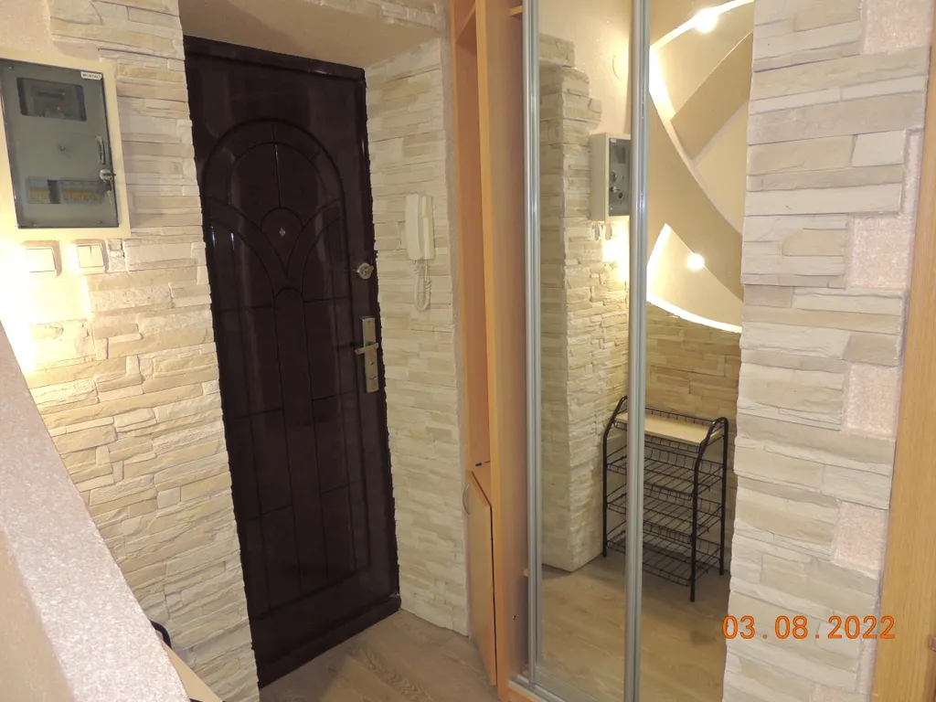 Уютно, возле набережной, вид на реку Волга