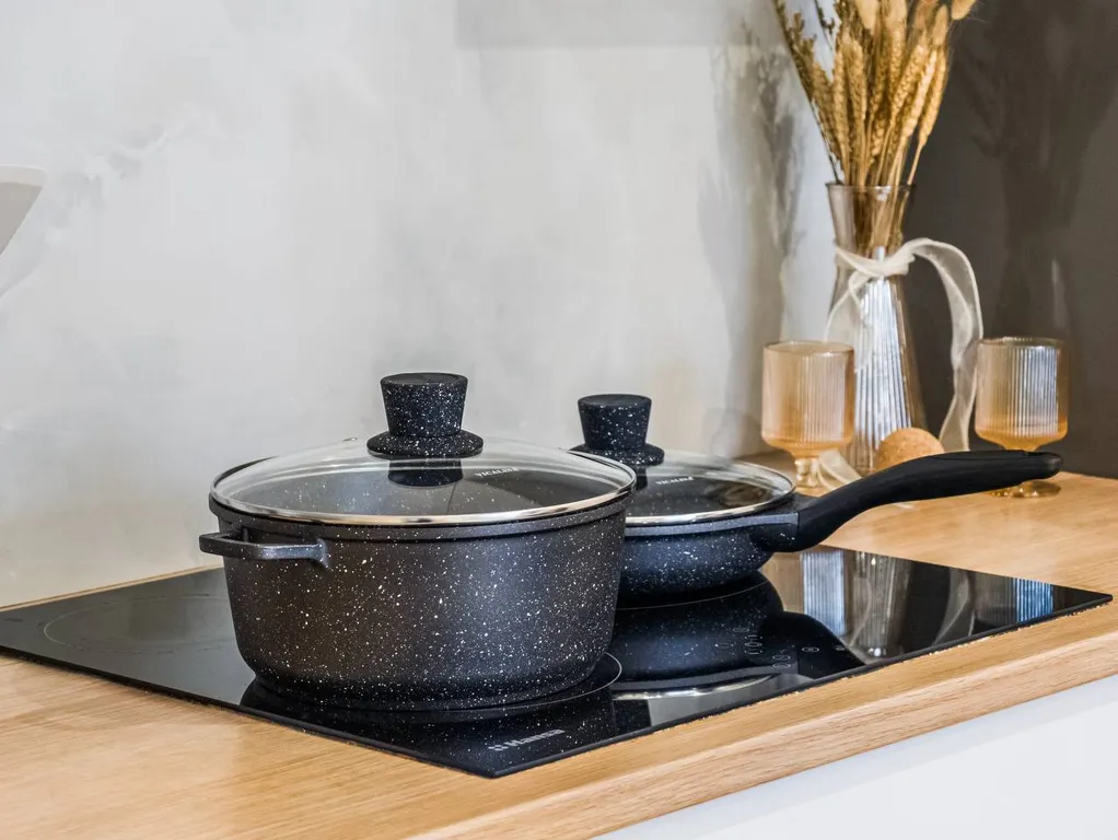 Sat City E Apartments