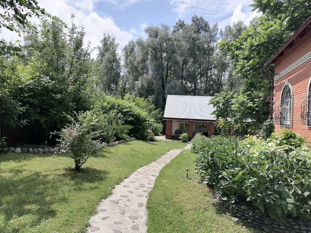 Дом Орешек на берегу Катуни