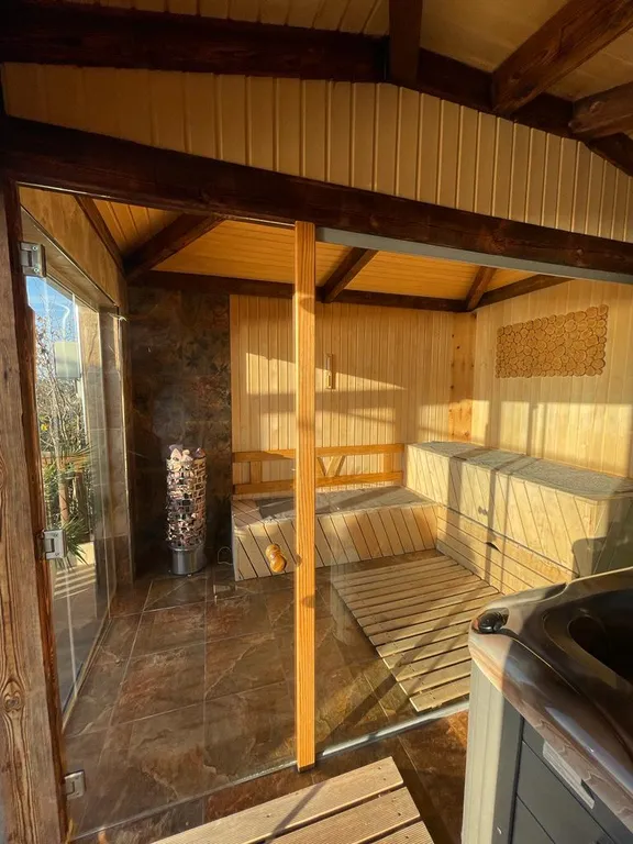 Дом с  бассейном, финской сауной, джакузи и шикарным видом на море