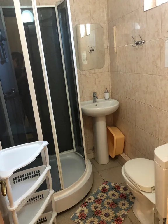 Трехместный номер с двуспальной и односпальной кроватями