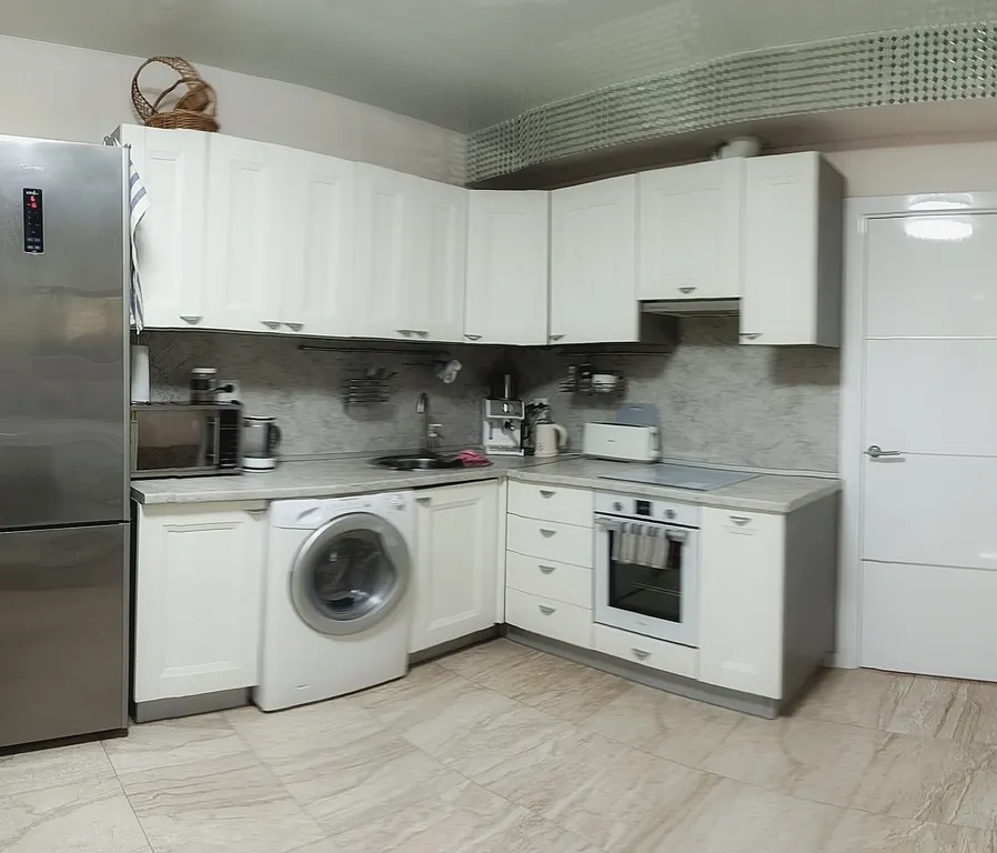 Комната для женщины или девушки рядом с метро