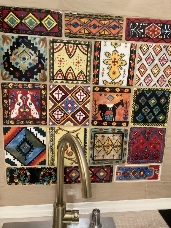 Апартаменты с двумя спальнями с историческим интерьером центр Тбилиси