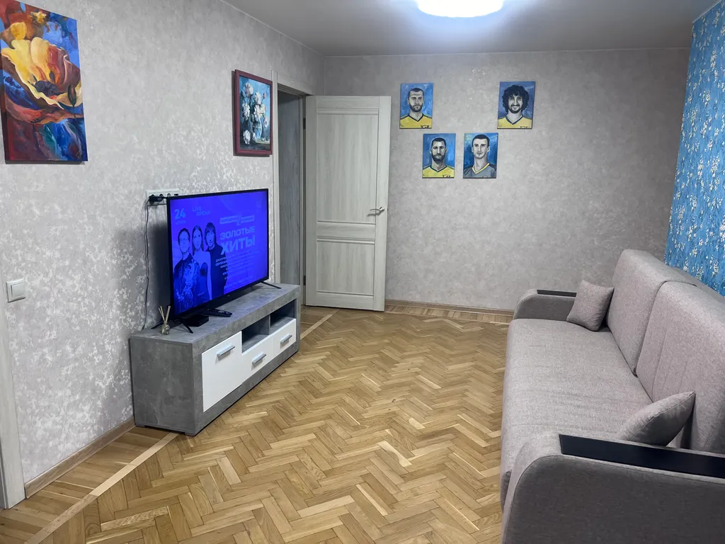 Квартира Трехкомнатная квартира напротив ТЦ Горизонт — Ростов-на-Дону