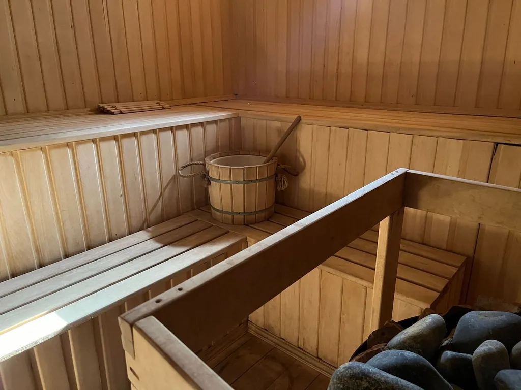 Дом с бассейном