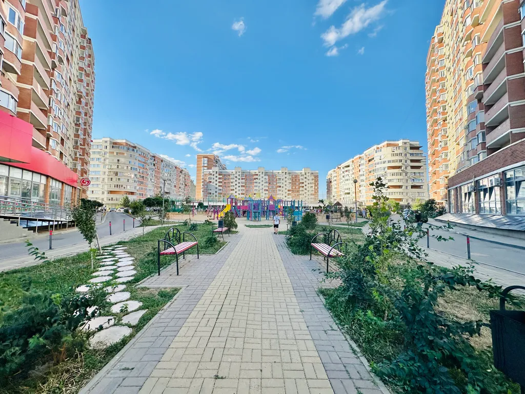 Пингвин в гараже