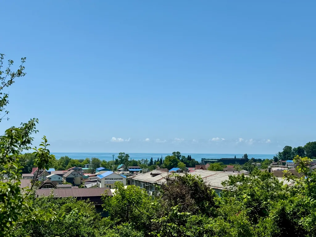 Дом у моря с видом на закат