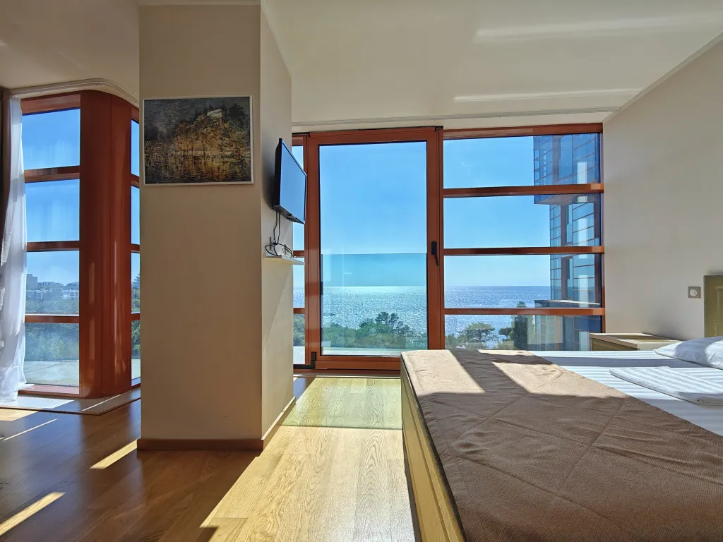 Видовая квартира в Золотой Бухте