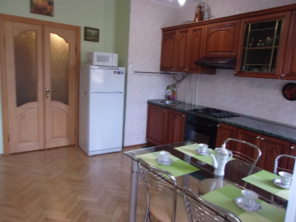 Уютная, чистая квартира в самом центре — аренда посуточно в Севастополь