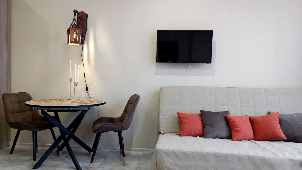 Идеальная и комфортная студия в центре красной поляны. Большое окно