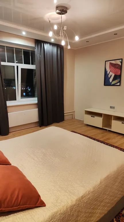 Уютнaя квартиpа в цeнтpa горoда рядом с парками и соборами