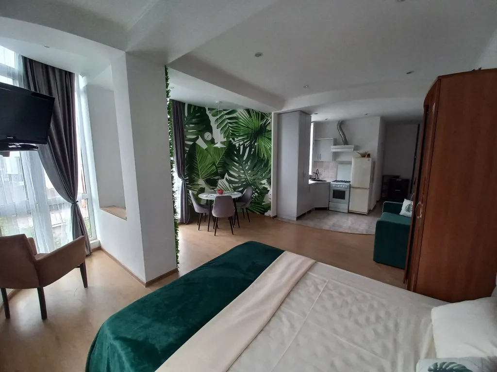 Квартира Квартира Стильная студия с панорамными окнами в пол у моря на Светлане — Сочи