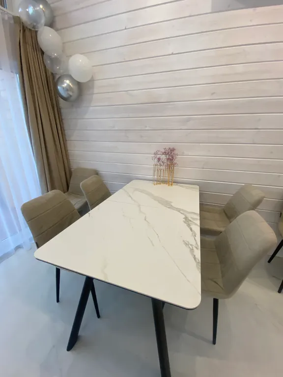 Дом на берегу озера