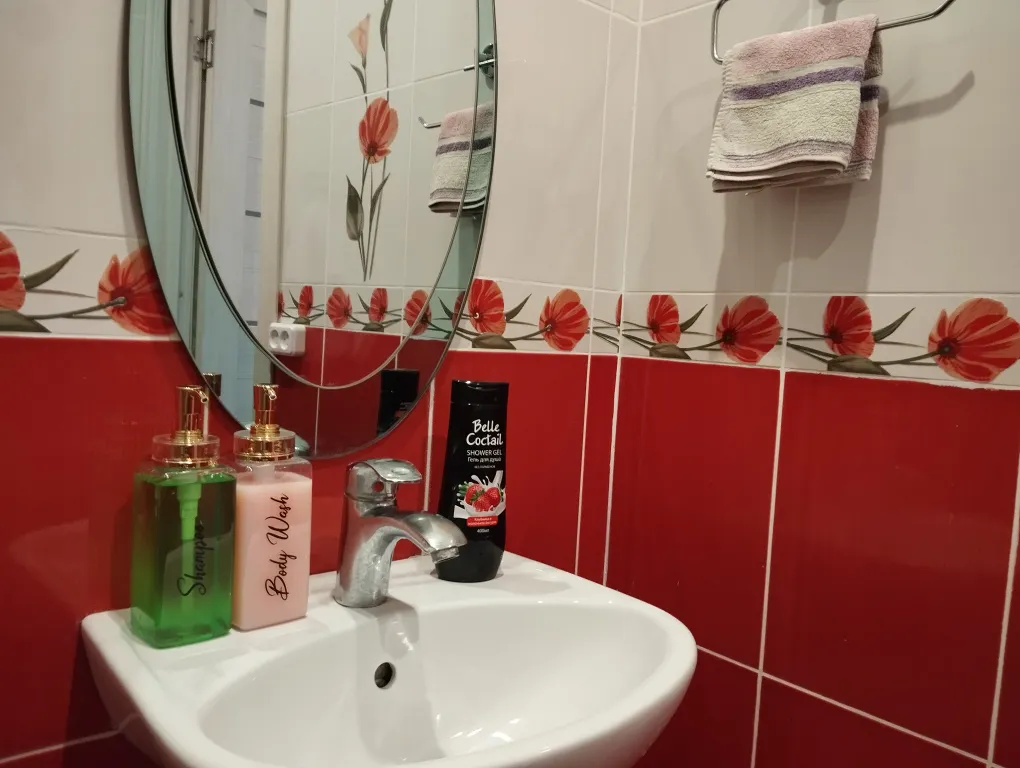 Очень светлая красивая новая квартира в самом центре у площади Победы