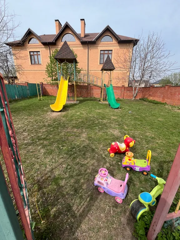 Шикарный загородный дом с бильярдом