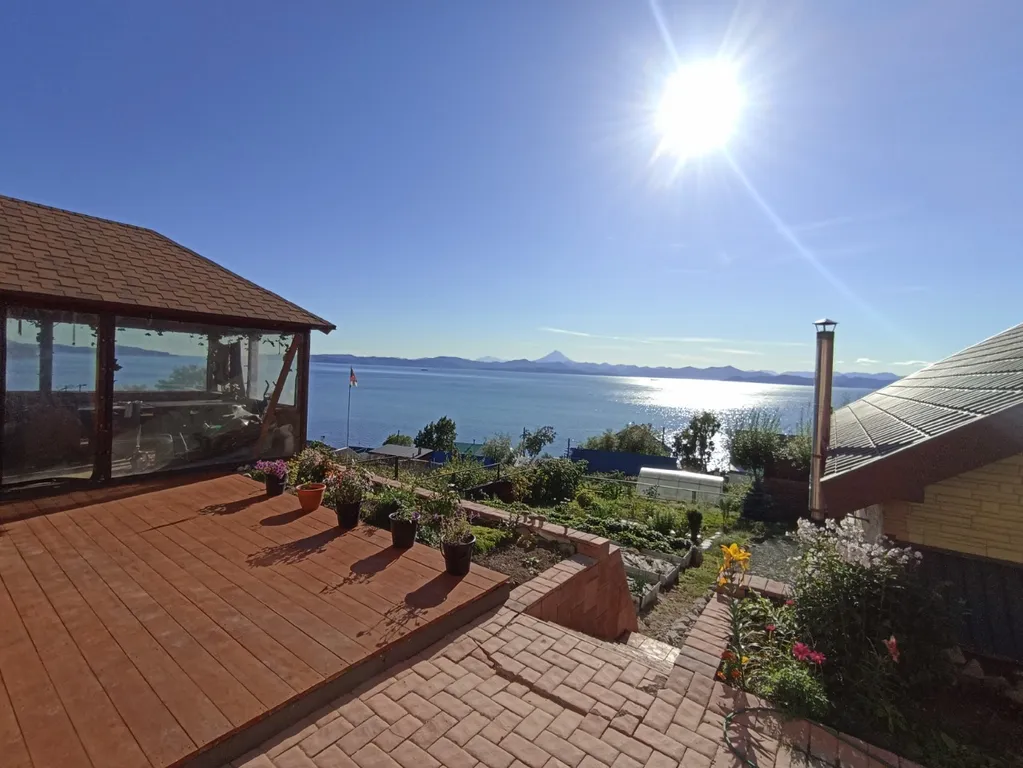 Уютный дом с видом на море