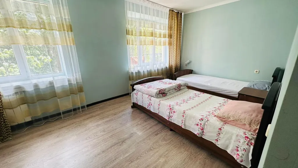 Уютная ,с большой площадью квартира с видом на горы