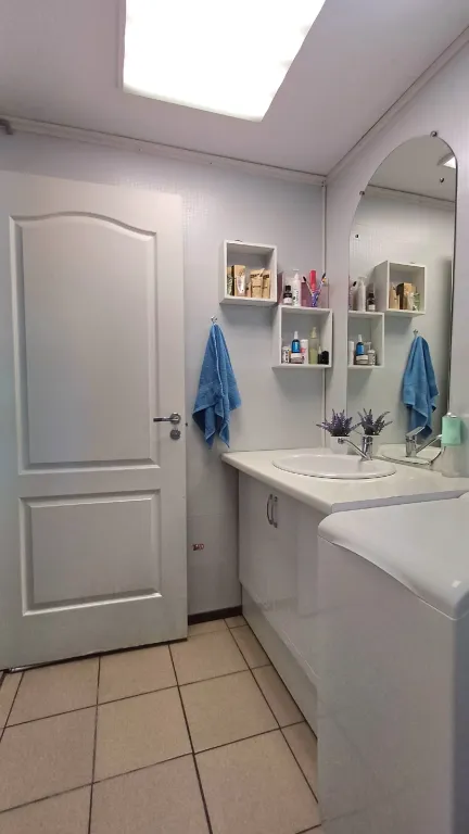 Дом в живописном месте с  видом на реку