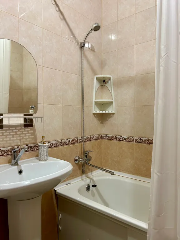 1-комнатная квартира, 15 минут до центра на автомобиле, с парковкой у дома