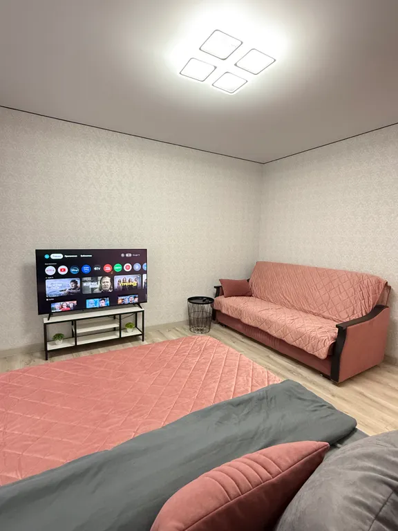 Уютная просторная кв в центре МКР1