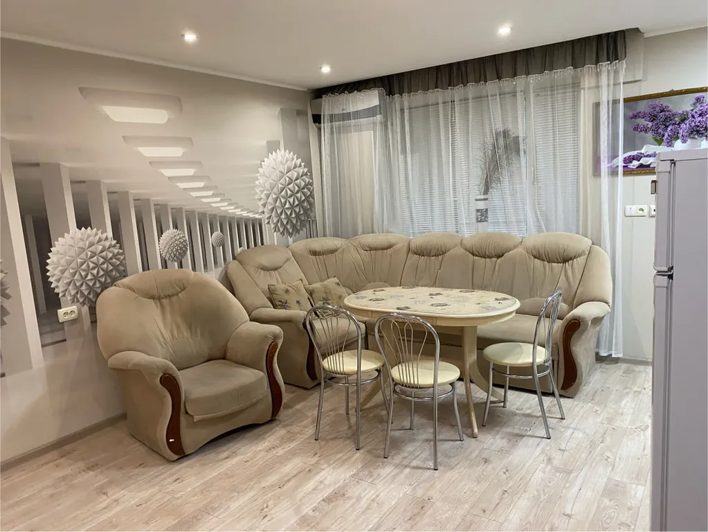 Трёхкомнатная квартира в центре города — аренда посуточно в Мелитополь