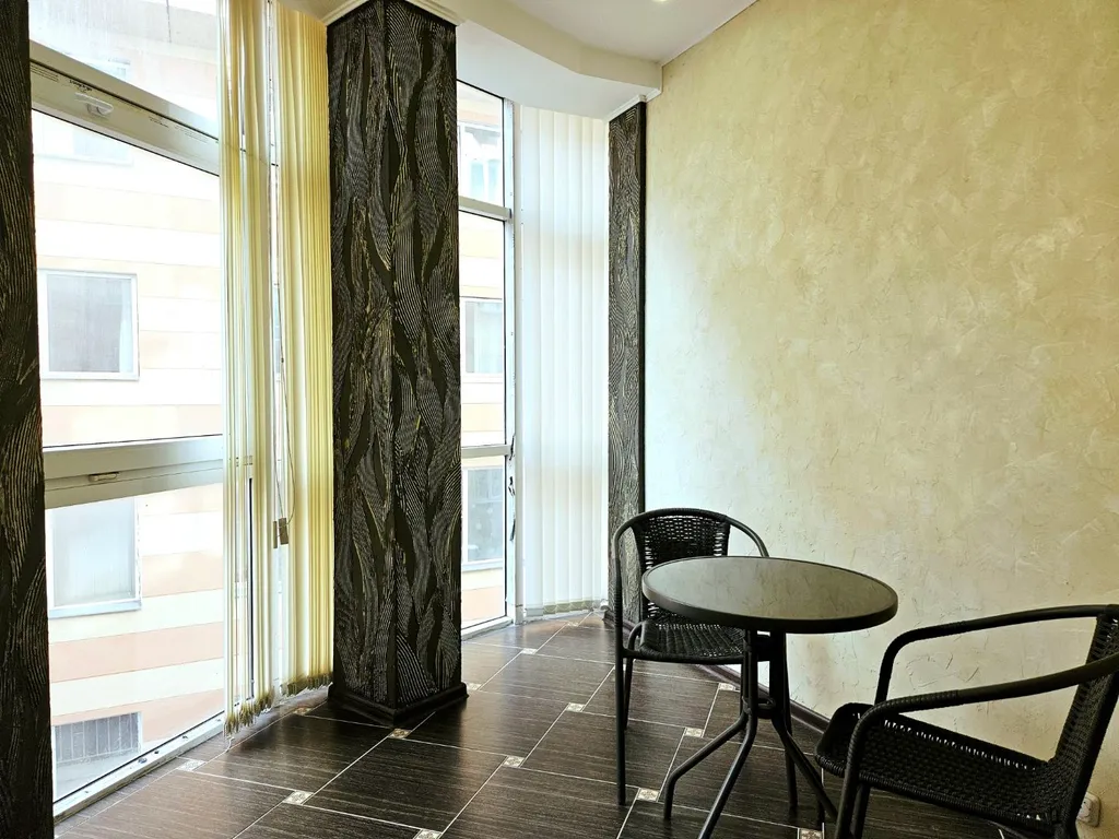 Двухкомнатная рядом с Театром кукол