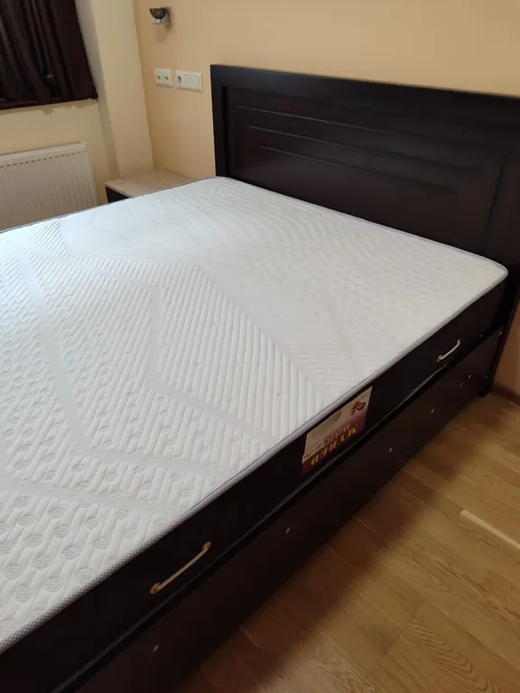 Комфортная двуспальная квартира в бизнес-центре