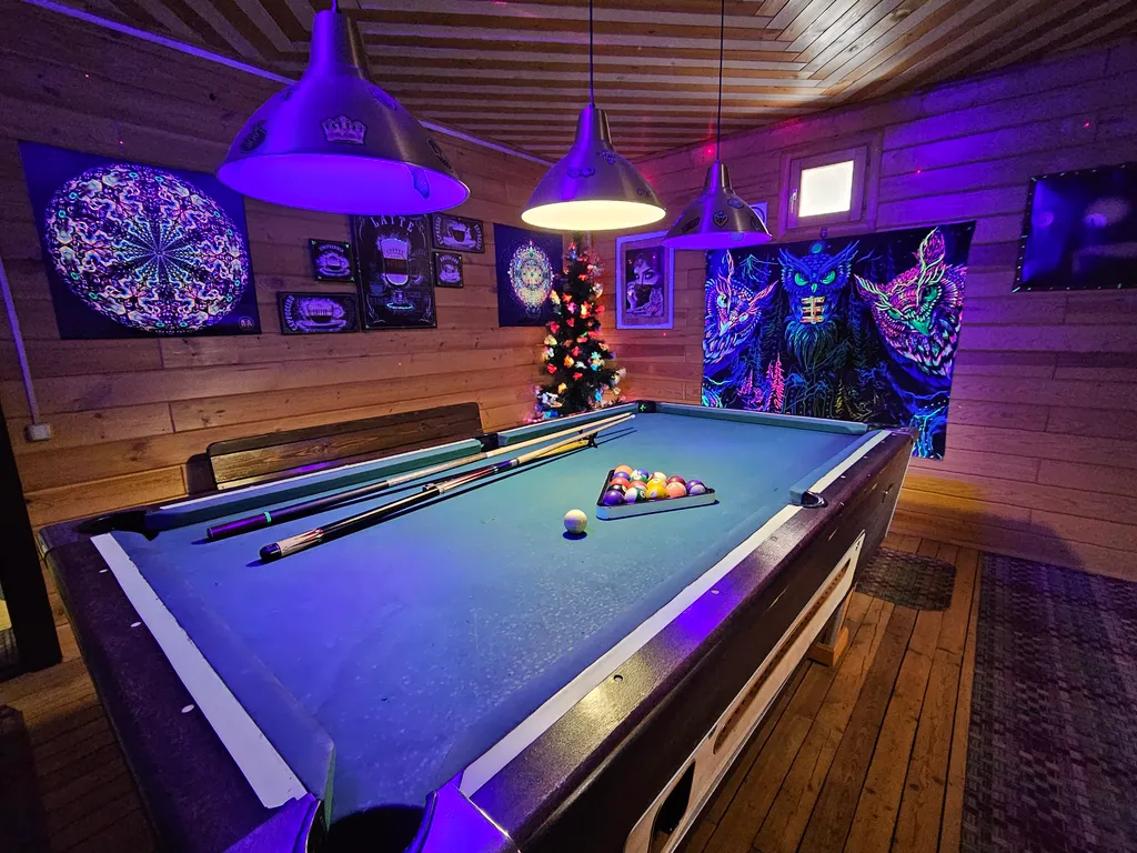 Таунхаус возле города с баней и купелью