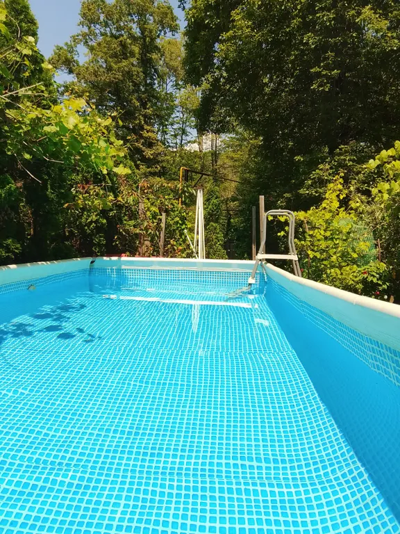 Коттедж Уютный дом в 300 метрах от моря для большой семьи или компании друзей — Нижняя Хобза